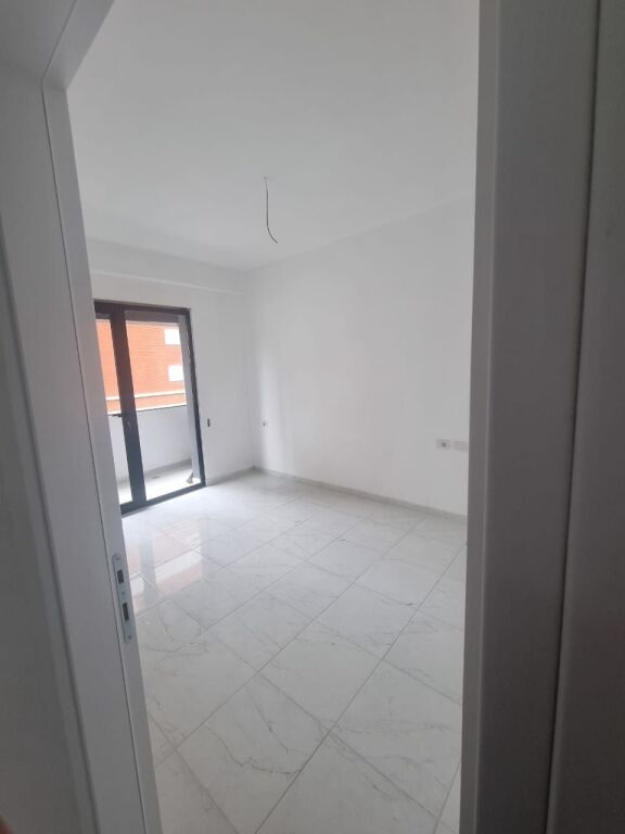 🏢 JEPET AMBIENT BOSH ME QERA – OAZIS ASTIR 🏢 700 Euro