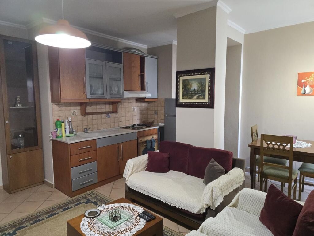 Apartament 1+1 me qira – Bllok, Sheshi Willson !