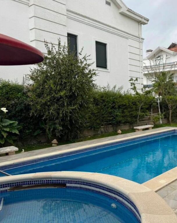 🏡 Vilë Luksoze me Qira – Akacia Residence