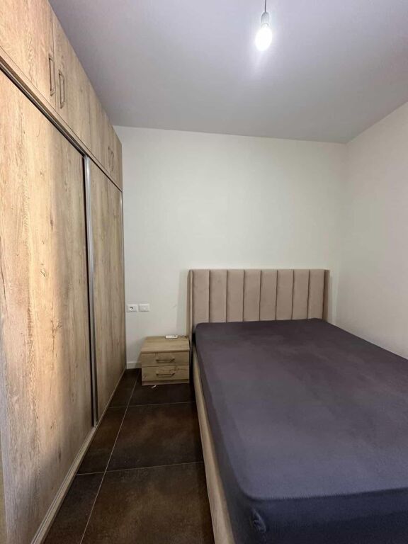 VENDESI APPARTAMENTO 1+1 VICINO ALLA PIZZERIA ERDOGAN, SPIAGGIA, DURRËS