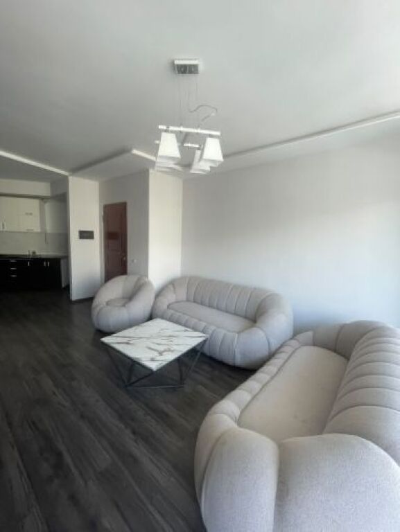 Apartament 2+1 per qera ne Astir !