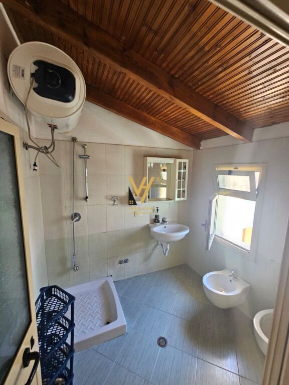 JEPET APARTAMENT 2+1 ME QIRA TE 5 MAJI 40.000 LEKE