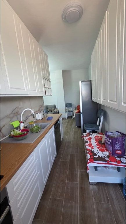 JEPET APARTAMENT ME QIRA TEK TOWER BRIDGE, OXHAK! 550 € /Muaj