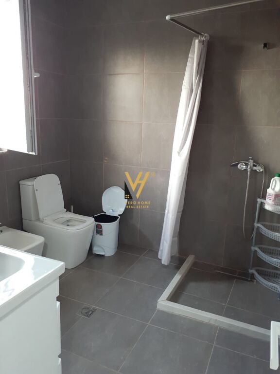 JEPET APARTAMENT 3+1+2BLK ME QERA TE RRUGA E ELBASANIT 55.000 LEKE