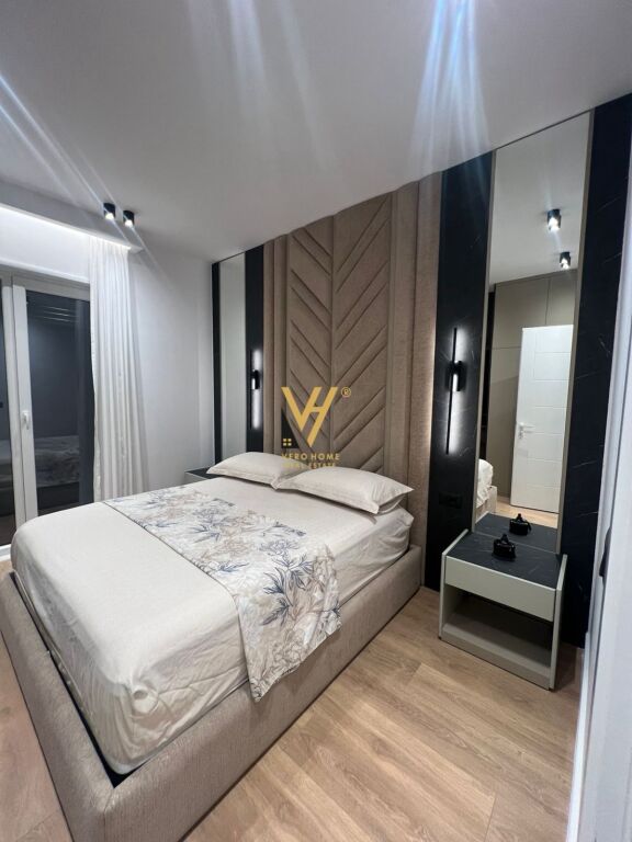JEPET APARTAMENT 1+1+BLK ME QERA TEK UET, PORCELAN 800 EURO