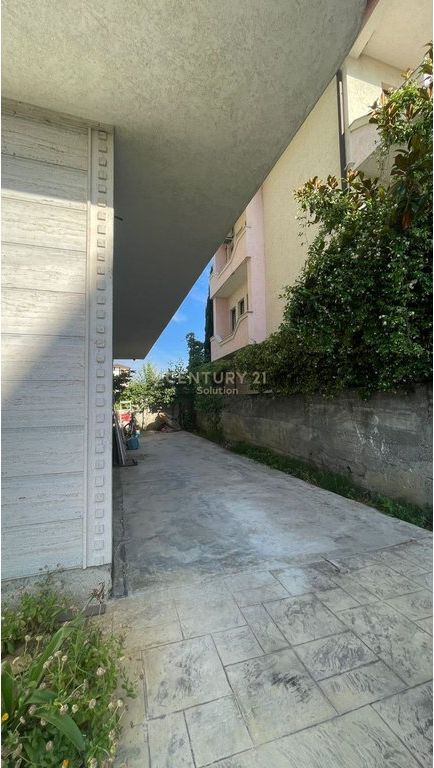 VILLA 4 PIANI IN VENDITA !