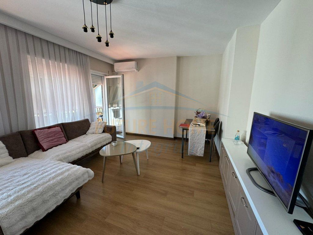 Qera, Apartament 1+1, Rruga e Dibrës, Tiranë.