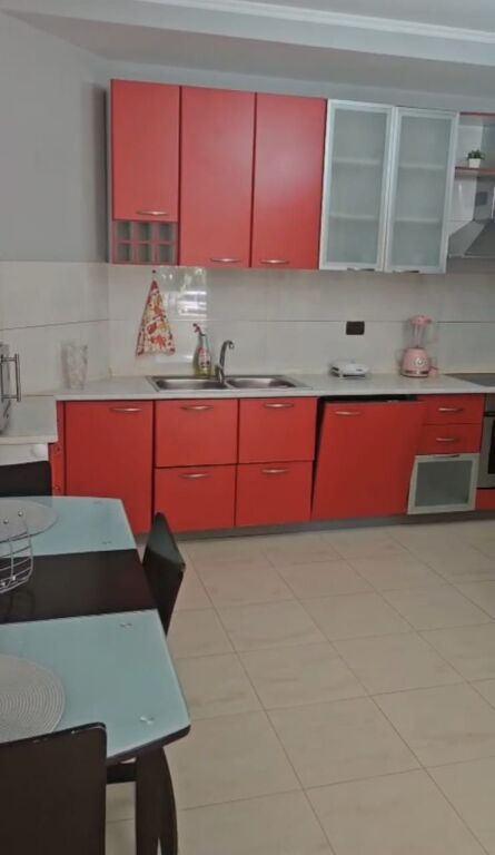 Qera | Apartament 2 + 1 | Rruga Fortuzi | 650 €/muaj