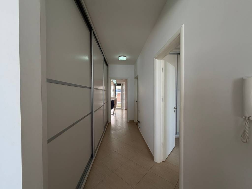 SARANDË, ATTICO+PARCHEGGIO IN VENDITA CON VISTA APERTA SUL MARE