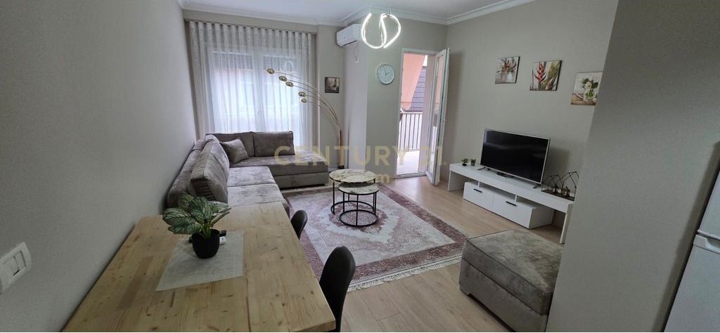 JEPET APARTAMENT ME QIRA TEK KOMPLEKSI VIND NE ALI DEM!