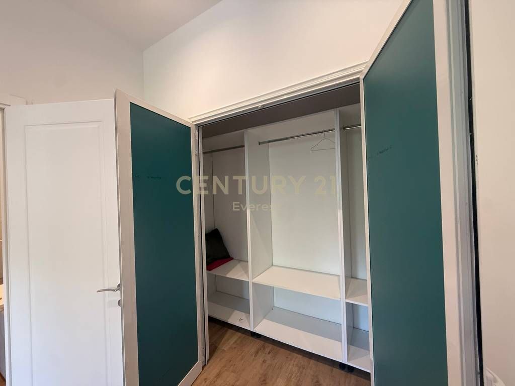 RRUGA E DURRESIT, APARTAMENT 2+1 PER QIRA
