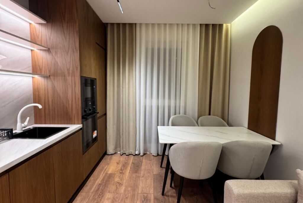 Ne Xhamllik, Jepet me Qira Apartament 2+1 Bashke Me Post Parkimi!