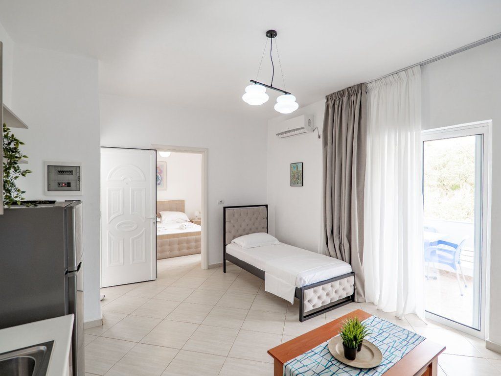 KSAMIL, VILLA IN VENDITA CON 9 APPARTAMENTI