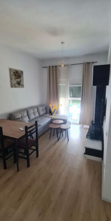 JEPET APARTAMENT 2+1+2+BLK ME QIRA TE UNAZA E RE 50.000 LEKE