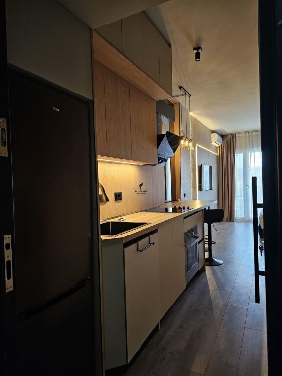 MONOLOCALE IN AFFITTO 39 M2 PAZARI I RI 50.000 LEKE FH-79732