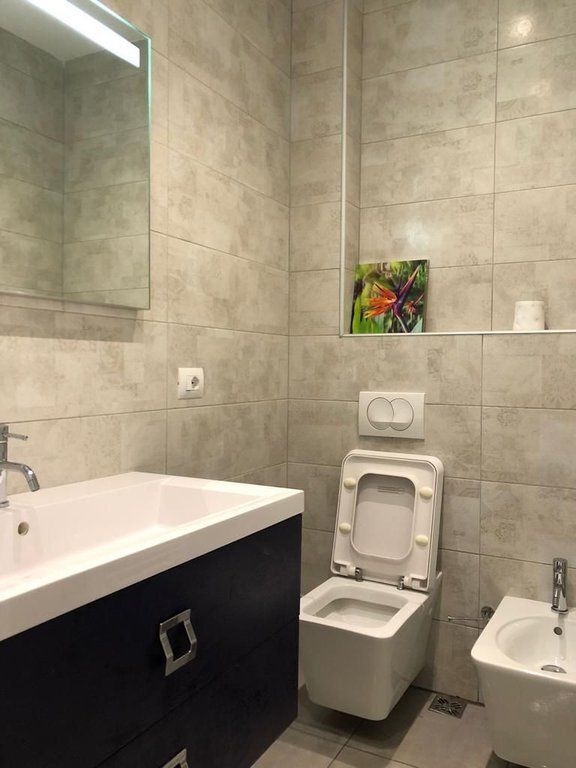 DUPLEX IN AFFITTO A 21 DHJETORI