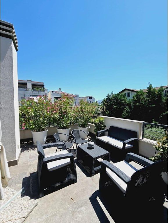 Villa for rent near Teg