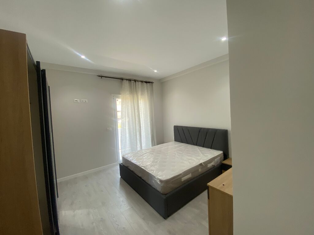 Apartament 2+1+Post Parkimi per qera Kodra e Priftit !