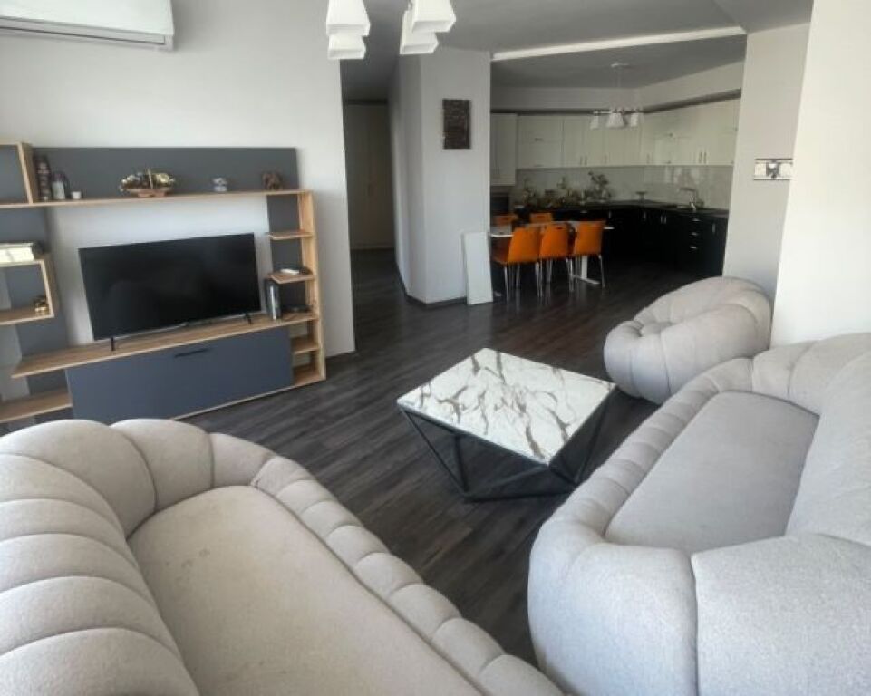 Apartament 2+1 per qera ne Astir !