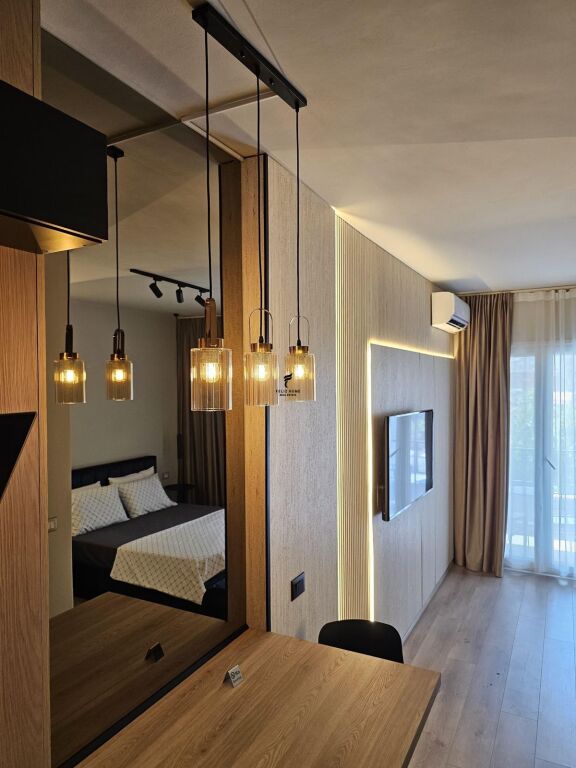 MONOLOCALE IN AFFITTO 39 M2 PAZARI I RI 50.000 LEKE FH-79732