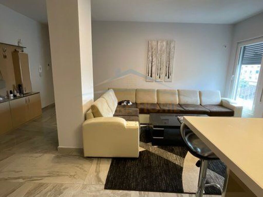 Apartament 3+1+2 Me Qira në 21 Dhjetori, Rruga e Kavajës, Tiranë