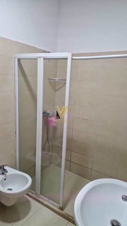 JEPET APARTAMENT 1+1+BLK ME QERA TE RRUGA E DIBRES 50.000 LEKE