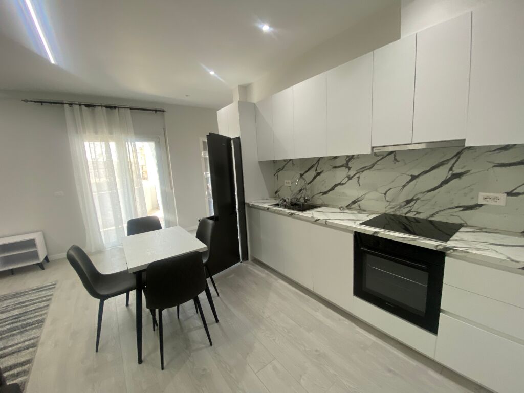 Apartament 2+1+Post Parkimi per qera Kodra e Priftit !