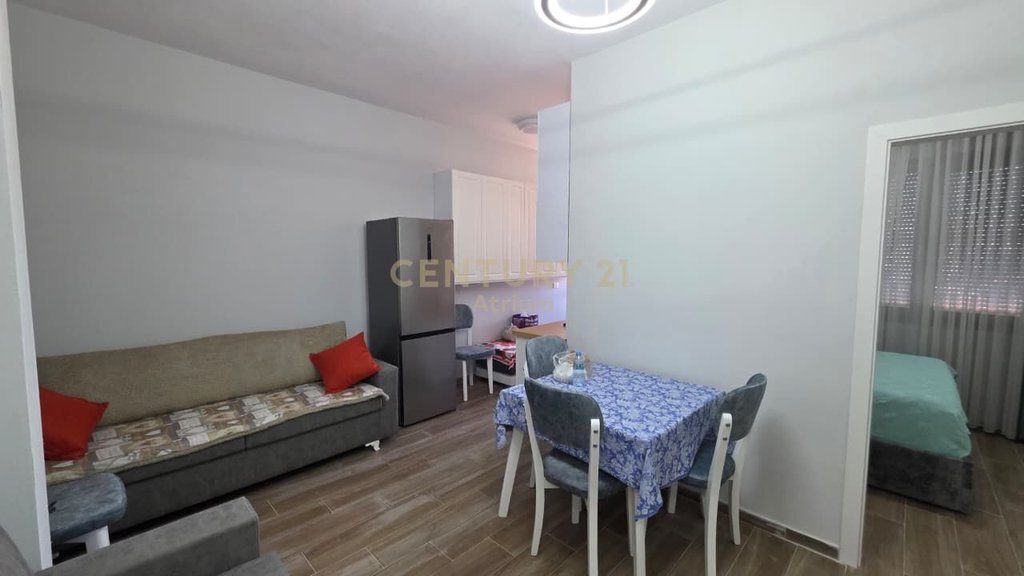 JEPET APARTAMENT ME QIRA TEK TOWER BRIDGE, OXHAK! Atrium143197