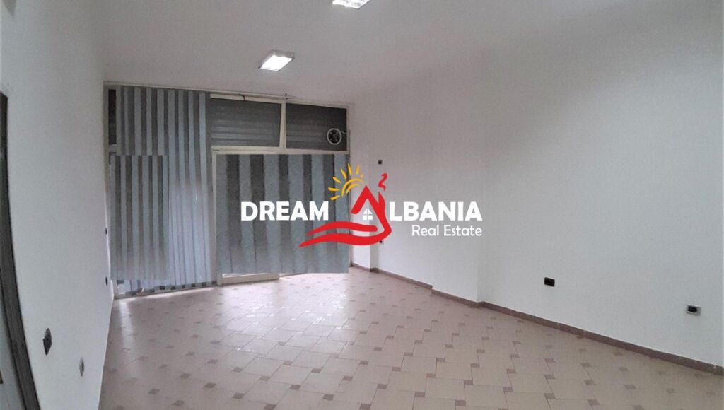 Dyqan per shitje ne Rrugen e Durresit prane Ish Ambasades Jugosllave ne Tirane (ID 4171194)