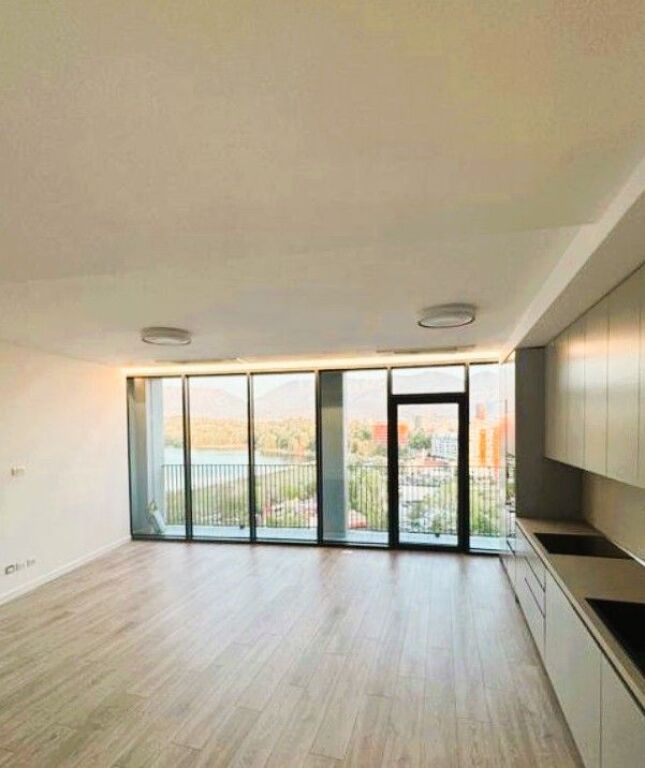 📍 **Ufficio 2+1 in Affitto – Vista Lago, Lago Artificiale**