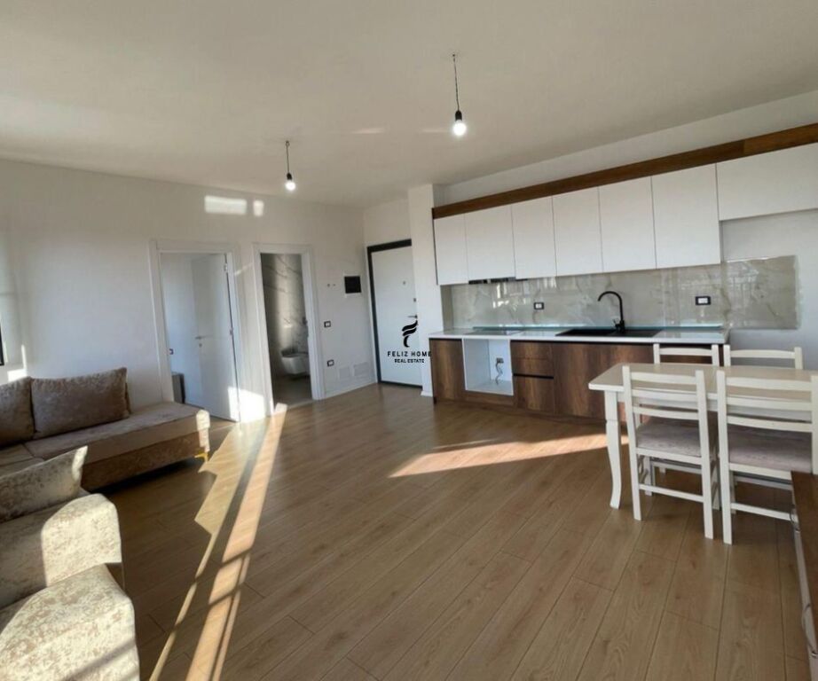 APARTAMENT ME QERA 1+1 BULEVARDI RI 55.000 LEKE FH-79683