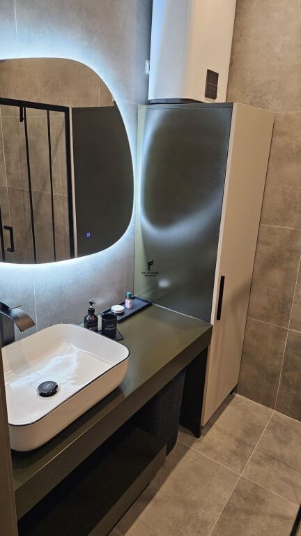 MONOLOCALE IN AFFITTO 39 M2 PAZARI I RI 50.000 LEKE FH-79732
