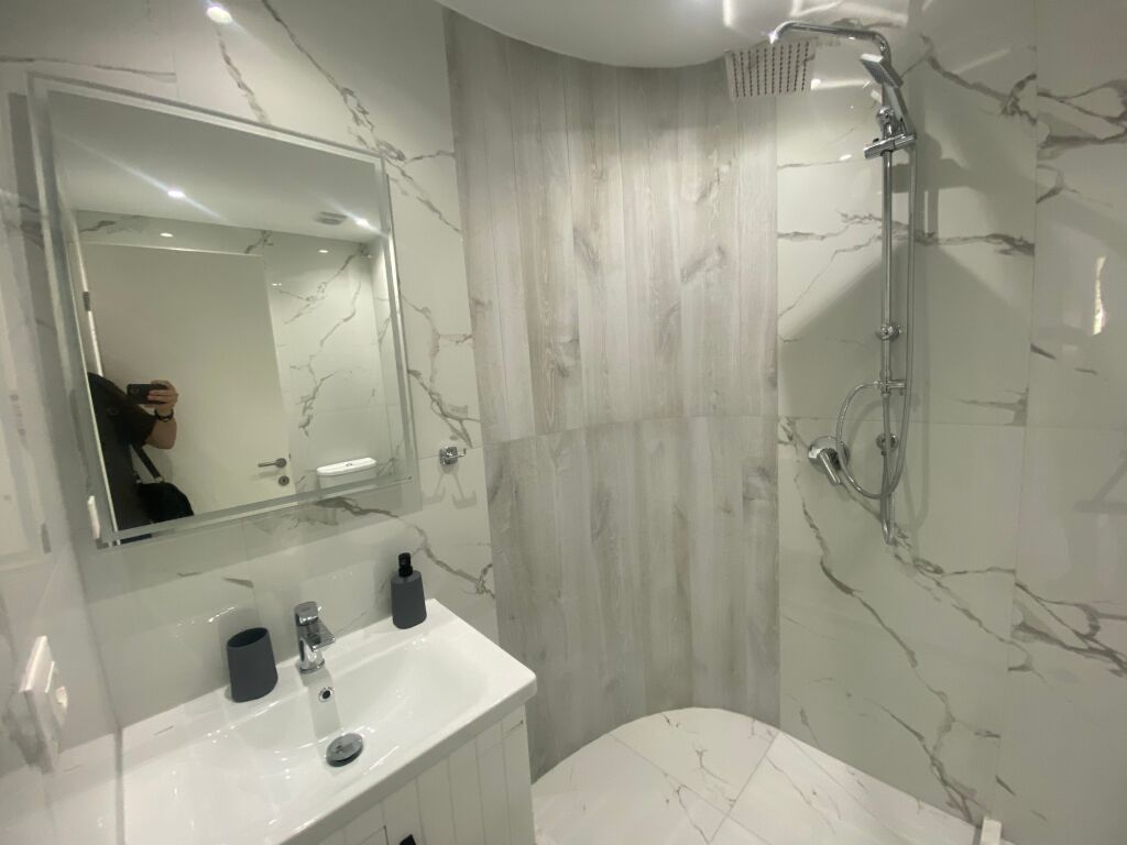 Apartament 2+1+Post Parkimi per qera Kodra e Priftit !