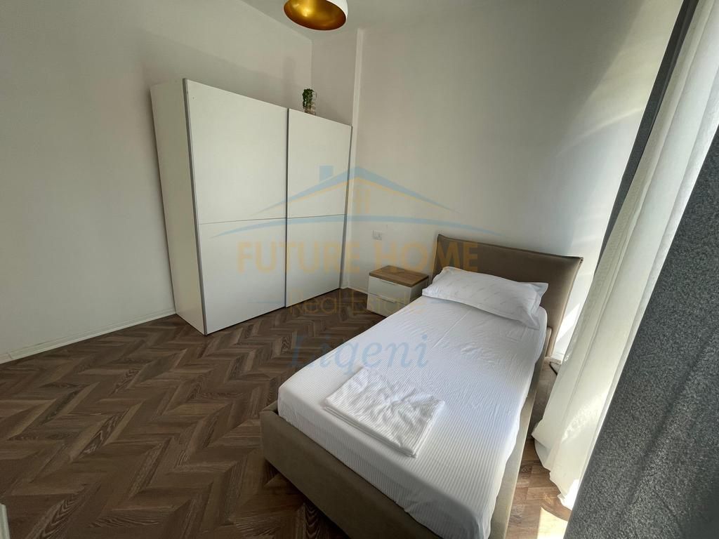 Rent, Apartment 2+1+2, Train Station, Tirana. 600 €