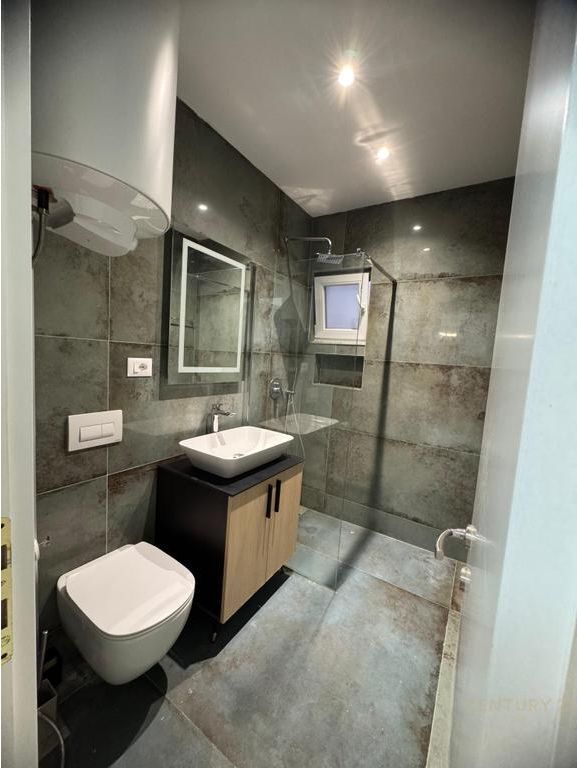 APARTAMENT 2+1 ME QIRA: ISH FUSHA E AVIACIONIT