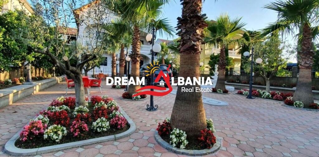 3-storey villa for sale on the Tirana-Durres highway near Casa Italia (ID 4151065).