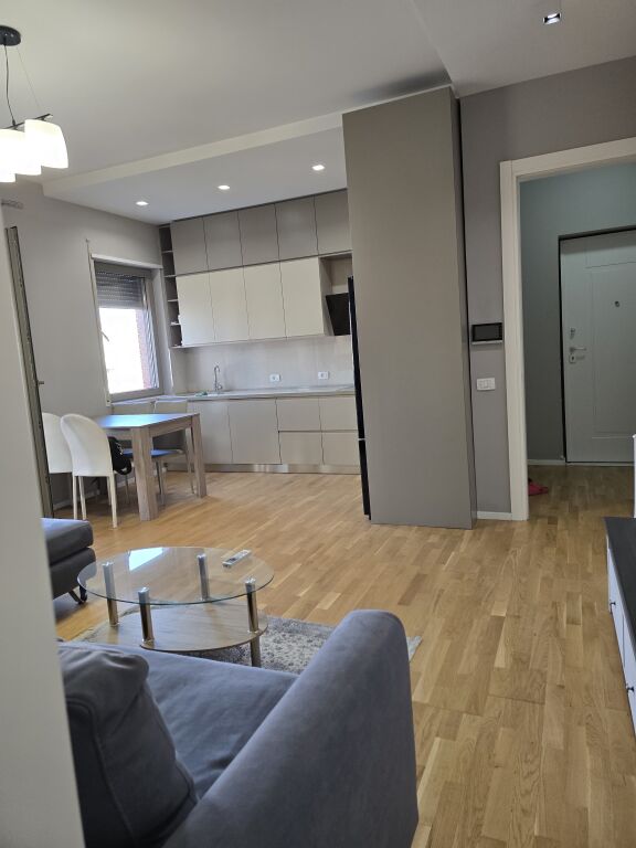 Apartament 2+1+2+parkim ne Kompleksin Delijorgji