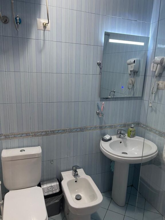 Apartament 1+1 me qira – Bllok, Sheshi Willson !