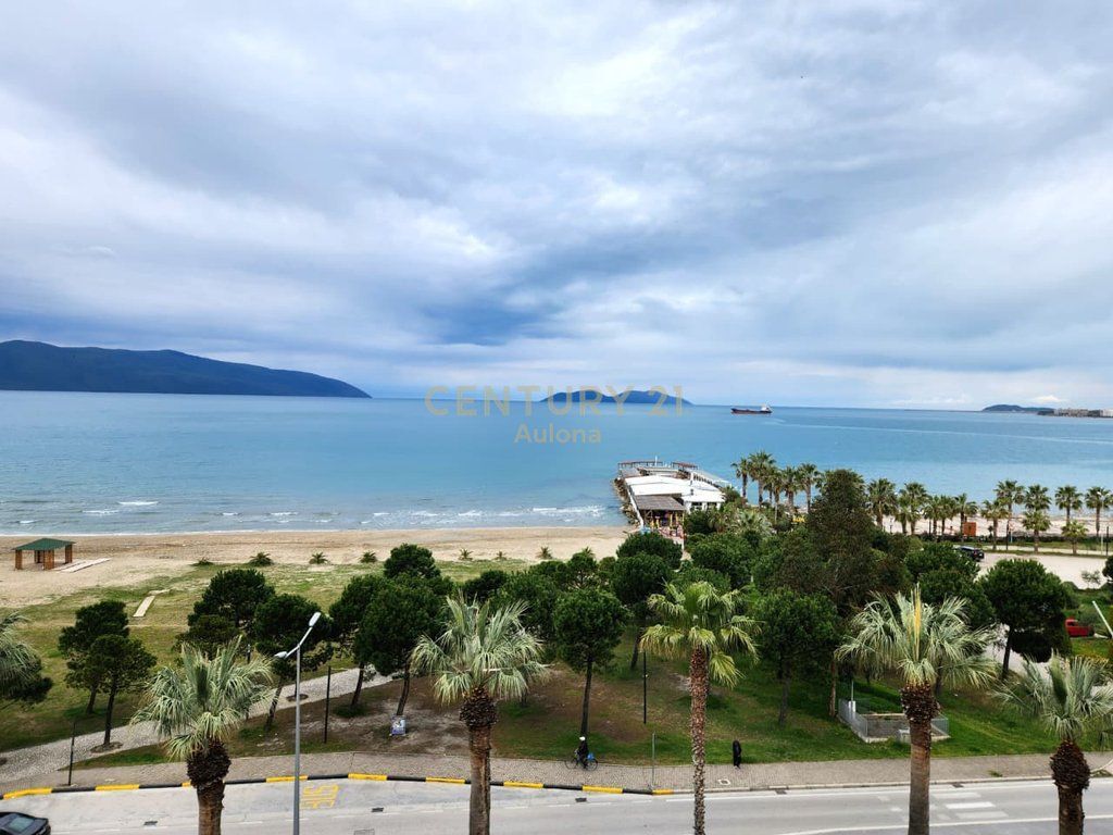 Appartamento 2+1 con Vista Mare Completa a Lungomare 1
