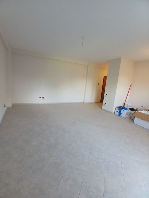 Appartamento 2+1+2 in vendita vicino al Pajtoni Center per soli 125 milioni di lek