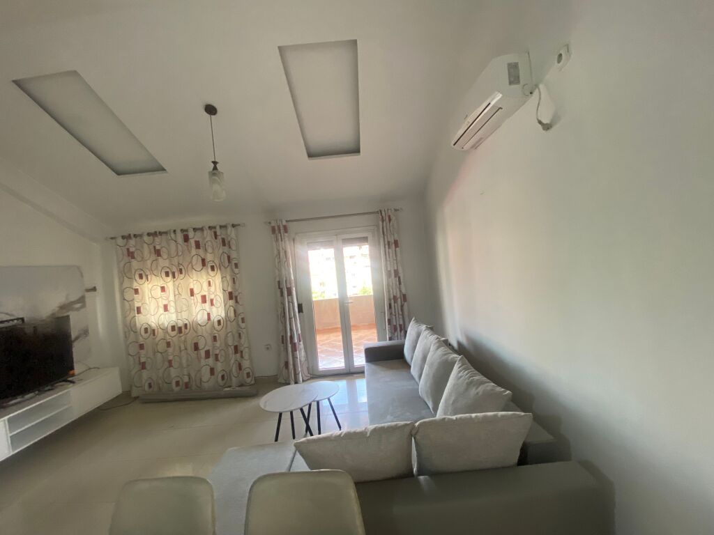 Jepet dupleks me qera kristal Center !