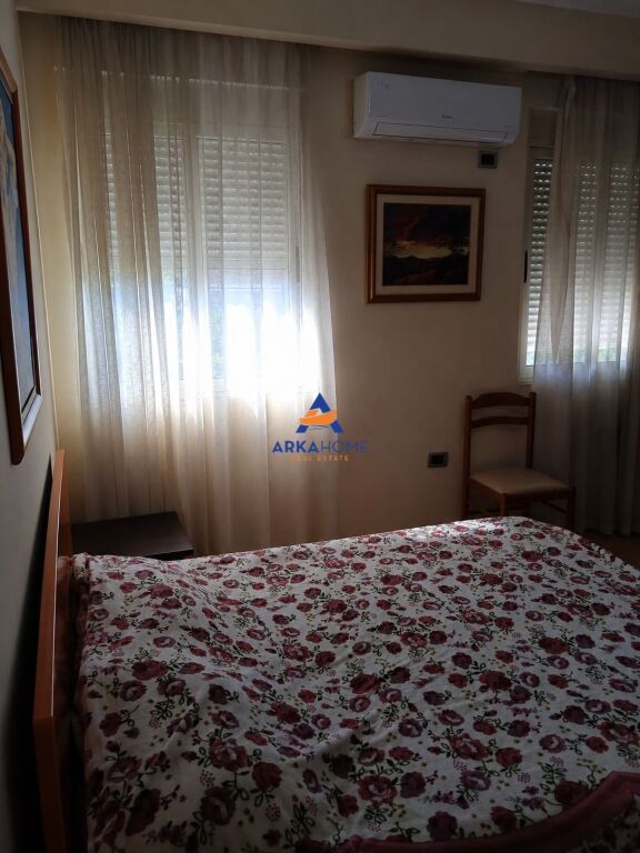 JEPET ME QERA GARSONIERE 35 M2 "TE RRUGA E DURRESIT" 50.000 LEKE