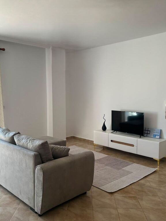 Apartment for rent 1+1 at Komuna Parisit