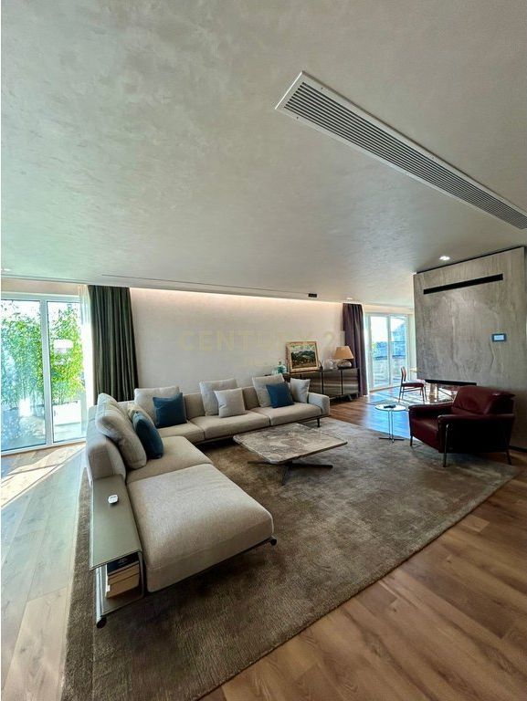 UNIQUE PENTHOUSE FOR SALE IN THE HEART OF THE FORMER BLOK Exclusive Penthouse – A New Standard of Luxurious Living!