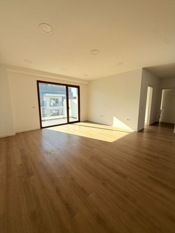 🏢 Jepet me Qira Ambient Zyre tek Delijorgji