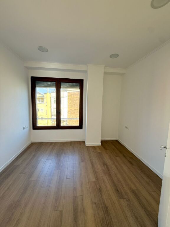🏢 Jepet me Qira Ambient Zyre tek Delijorgji