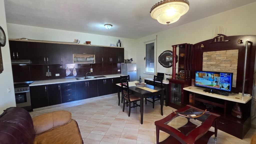 Shitet apartament 2+1, Misto Mame