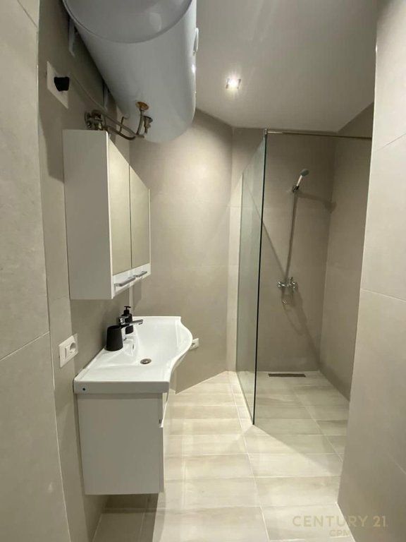 JAPIM APARTAMENT 1+1 ME QERA PRANE INXHINIERISE SE NDERTIMIT!