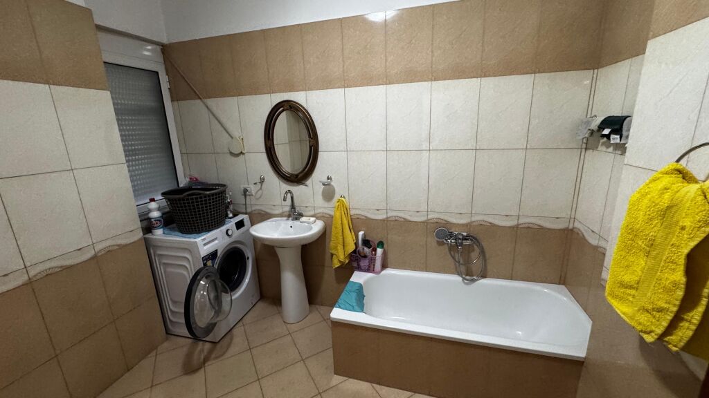 🏡 Shitet Apartament 1+1 – Terminali i Korçës