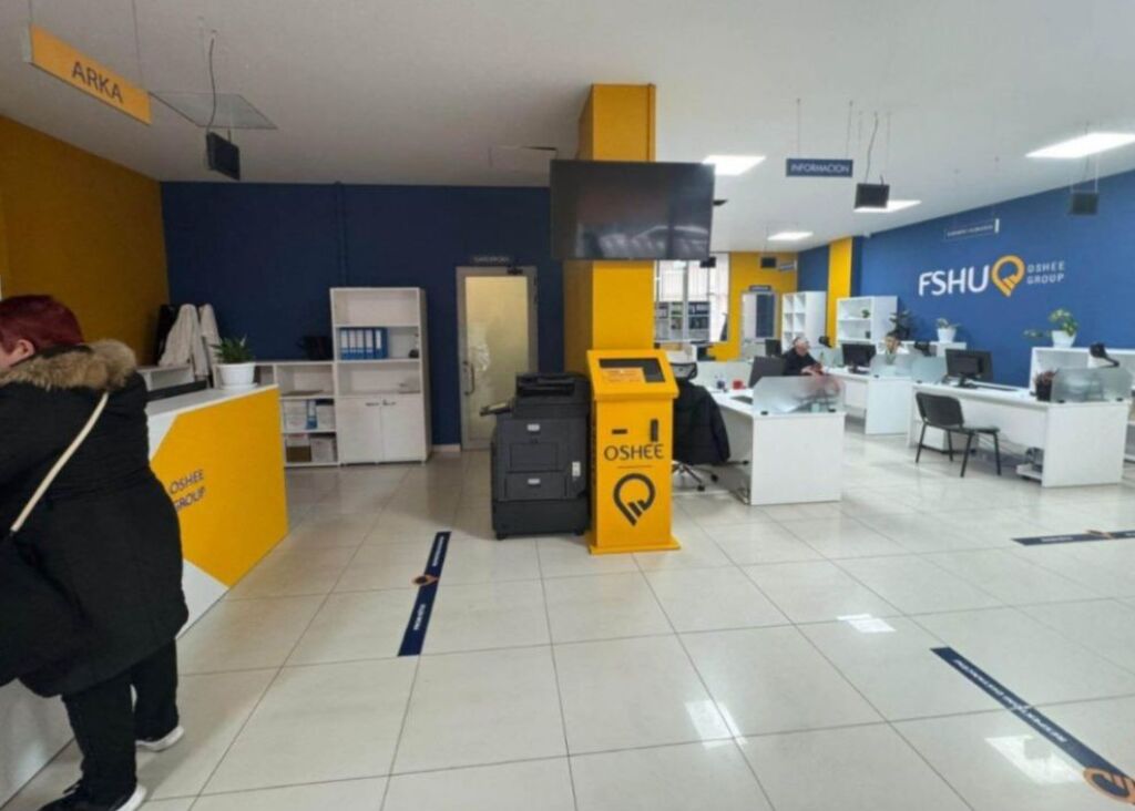 Locale 200 m2 piano terra Comune di Parigi